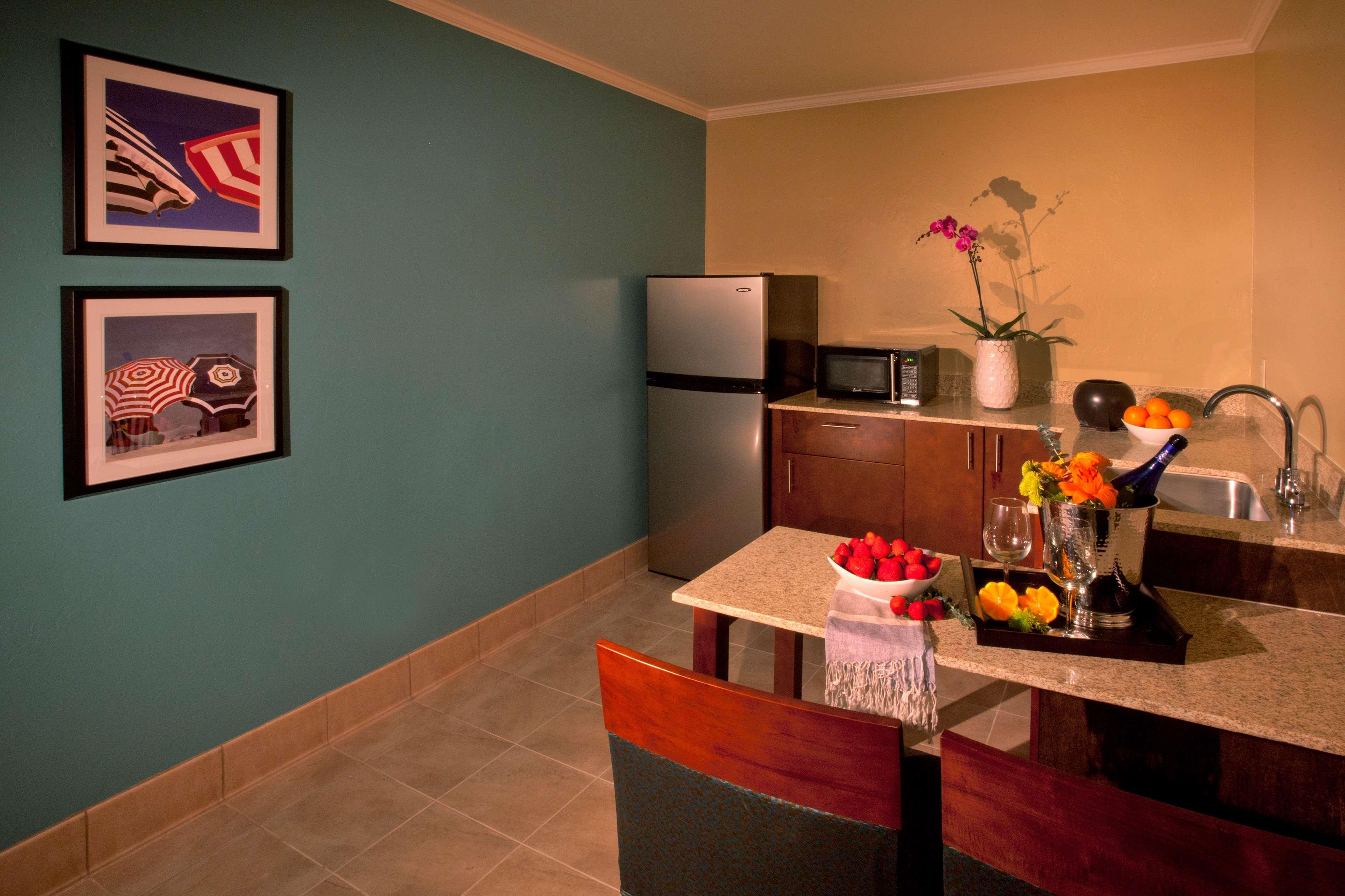 Best Western Plus Beach View Lodge Carlsbad Exteriör bild