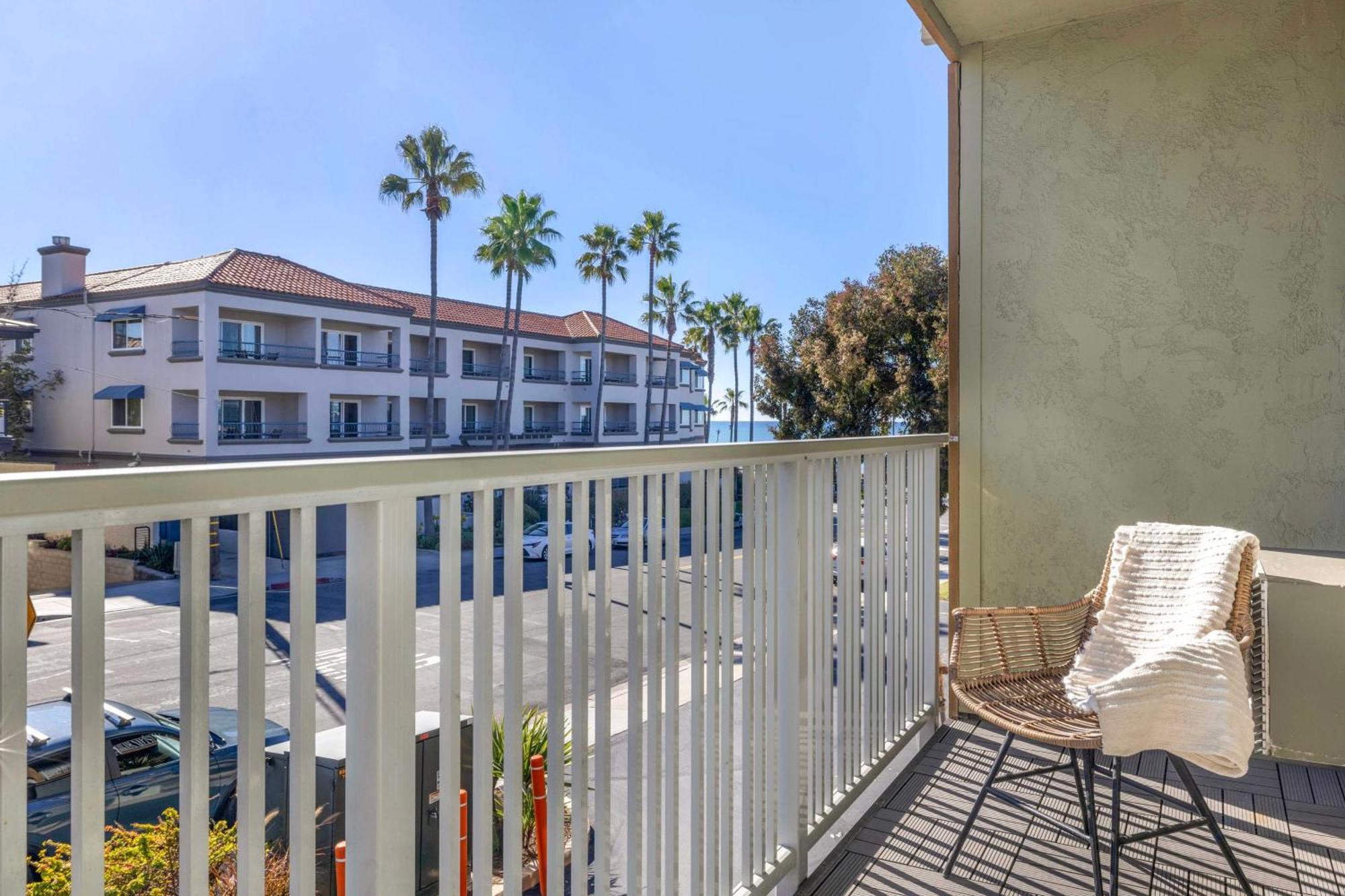 Best Western Plus Beach View Lodge Carlsbad Exteriör bild